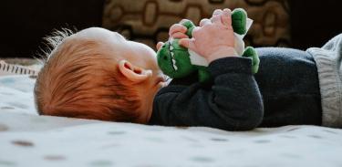 Как се променя рутината преди лягане, докато детето расте?