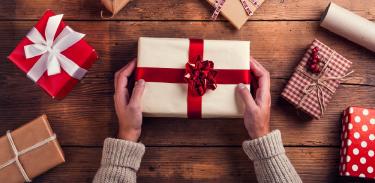 Коледа е време за подаръци… Не изтръпвате ли от тази мисъл? 